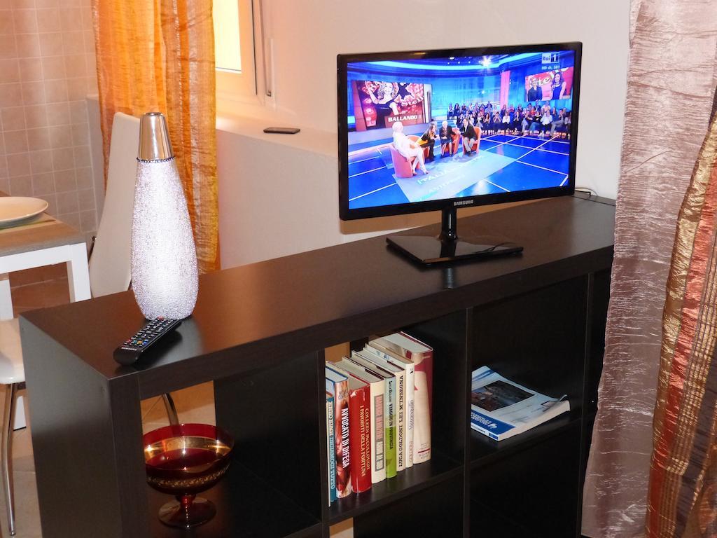Residenza Ugo Bassi Apartment Bologna Phòng bức ảnh
